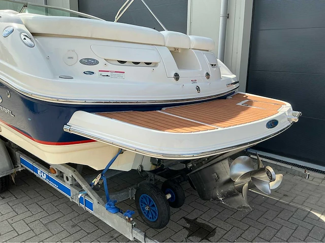 Chaparral 246 ssi speedboot met kalf trailer - afbeelding 57 van  57