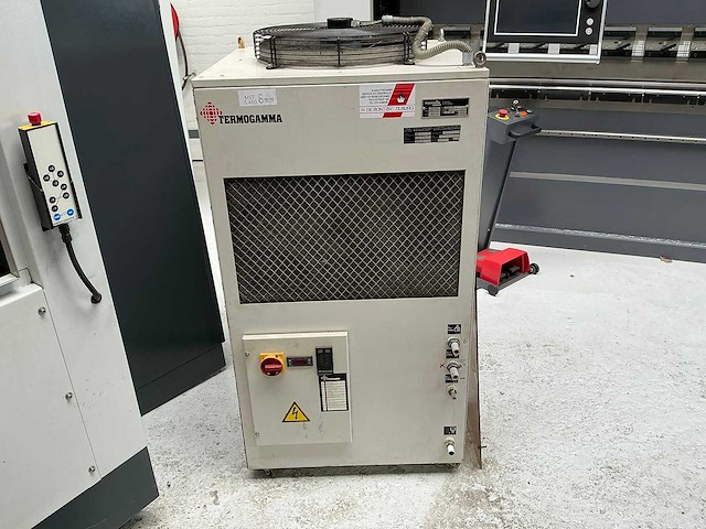 Charmilles - roboform 20 - die sinking edm machine - 1998 - afbeelding 11 van  13