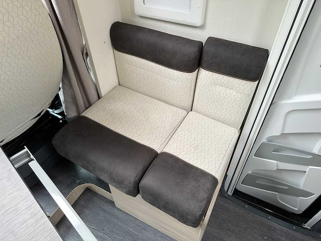 Chausson titanium vip 788 automaat 130pk 2021 camper - afbeelding 62 van  70