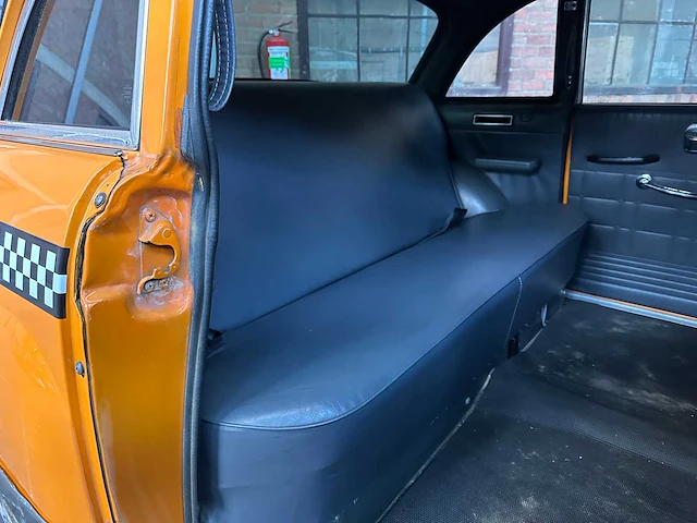 Checker marathon yellow cab 3.8 taxi 114pk 1982, j-267-hx - afbeelding 25 van  35