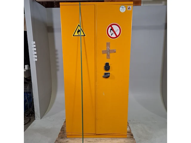 Chemicaliën kast, polifer - afbeelding 1 van  11