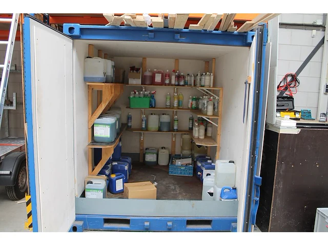 (chemie)-container met afmeting 240 x 200 x 220 cm. gewicht 715 kg. let op: exclusief inhoud en afhalen na ... - afbeelding 3 van  4