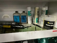 Chemie kast met olie - afbeelding 5 van  13