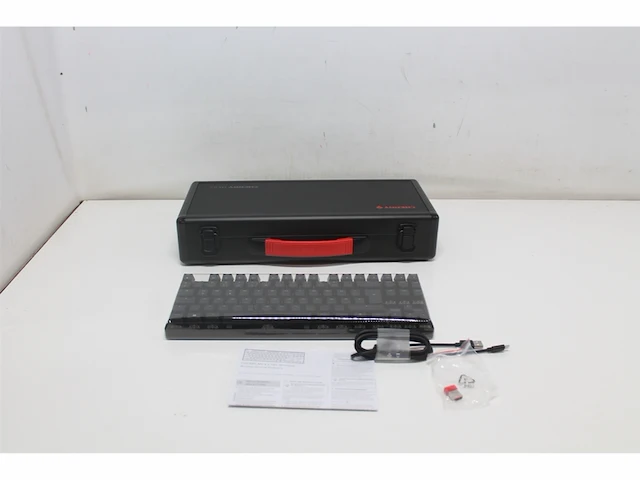 Cherry mx 8.2 tkl wireless draadloos gametoetsenbord zonder numeriek toetsenblok qwertz zwart - afbeelding 5 van  5