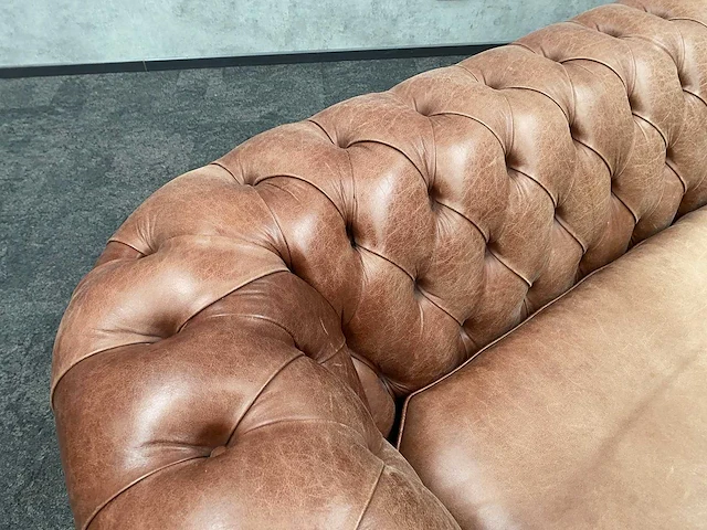 Chesterfield - xl design sofa - afbeelding 14 van  17