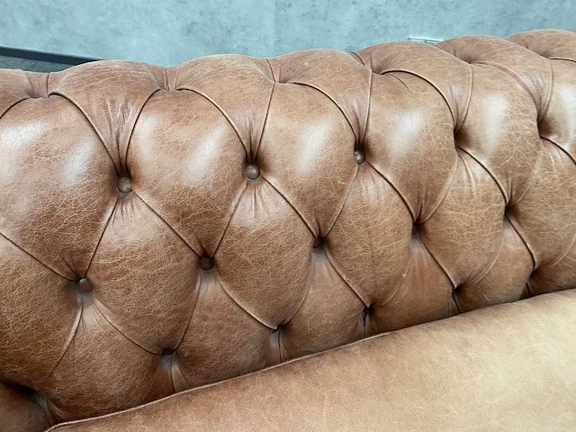 Chesterfield - xl design sofa - afbeelding 15 van  17