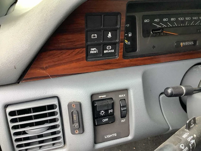 Chevrolet - 1992 - caprice - personenauto - afbeelding 7 van  19