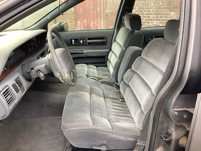 Chevrolet - 1992 - caprice - personenauto - afbeelding 15 van  19