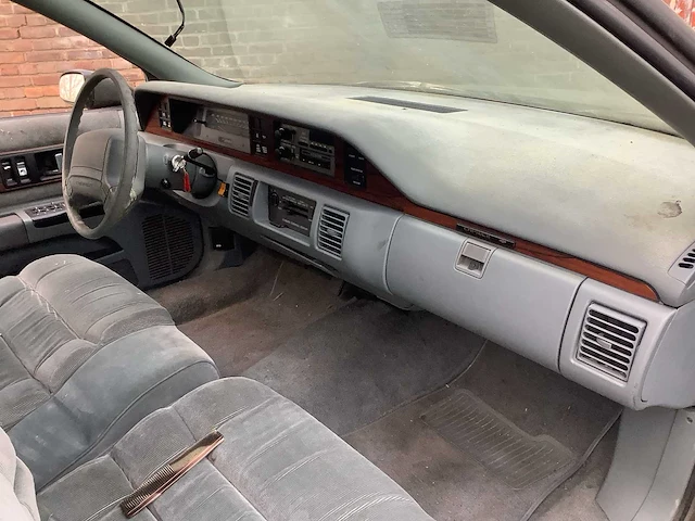 Chevrolet - 1992 - caprice - personenauto - afbeelding 17 van  19
