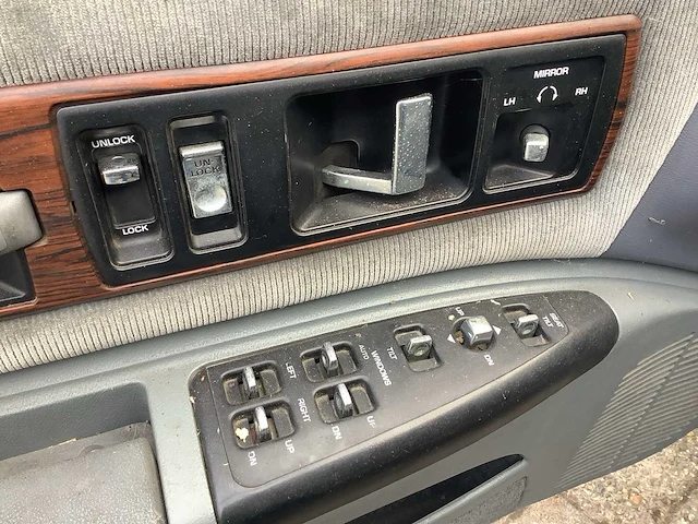 Chevrolet - 1992 - caprice - personenauto - afbeelding 19 van  19