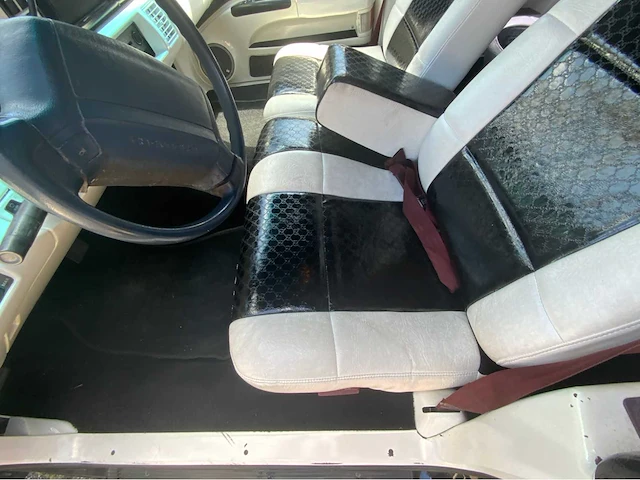 Chevrolet - caprice - classic - car - 1990 - afbeelding 14 van  47