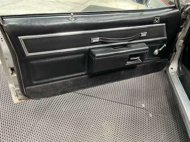 Chevrolet - caprice 5.7 v8 -oldtimer -1977 - afbeelding 2 van  27