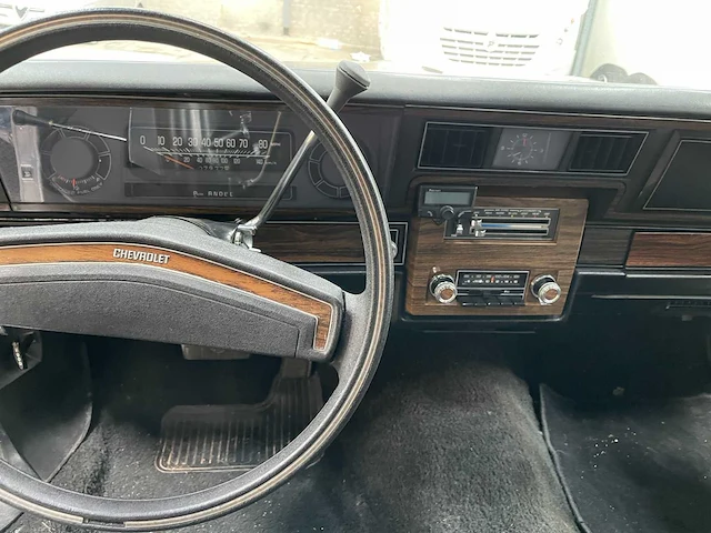 Chevrolet - caprice 5.7 v8 -oldtimer -1977 - afbeelding 6 van  27