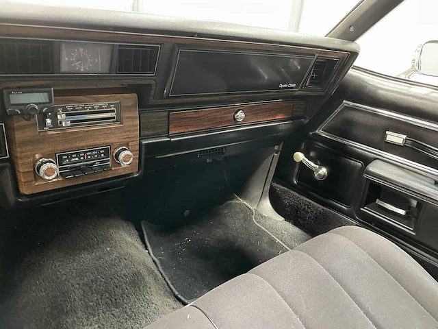 Chevrolet - caprice 5.7 v8 -oldtimer -1977 - afbeelding 7 van  27