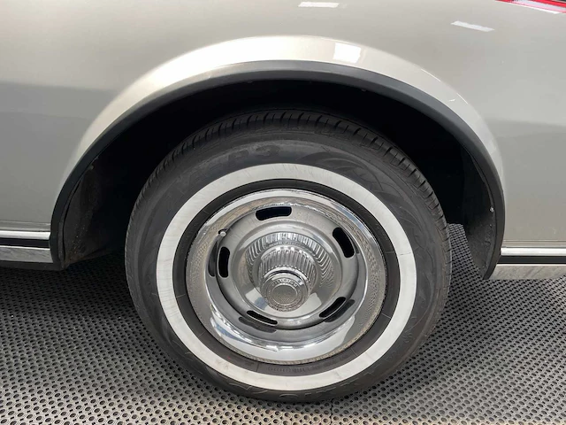 Chevrolet - caprice 5.7 v8 -oldtimer -1977 - afbeelding 18 van  27