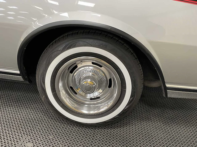 Chevrolet - caprice 5.7 v8 -oldtimer -1977 - afbeelding 20 van  27