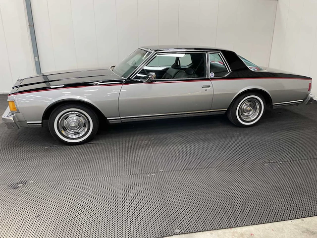 Chevrolet - caprice 5.7 v8 -oldtimer -1977 - afbeelding 21 van  27