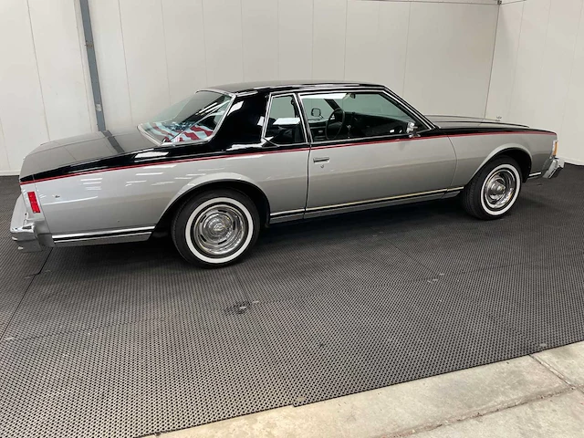 Chevrolet - caprice 5.7 v8 -oldtimer -1977 - afbeelding 26 van  27