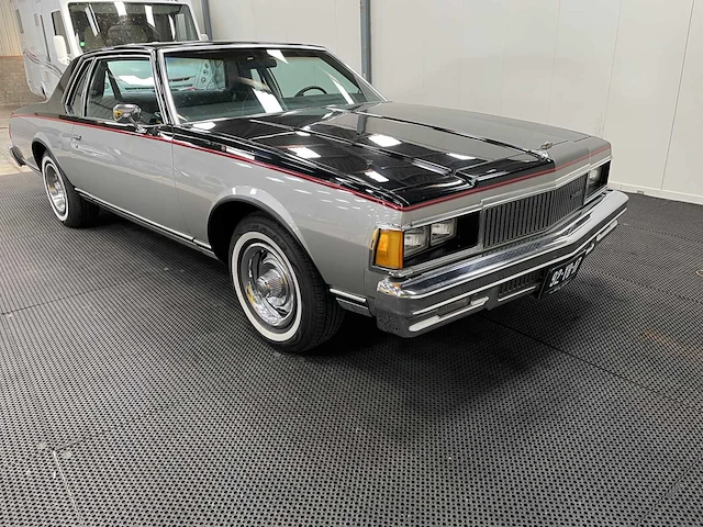 Chevrolet - caprice 5.7 v8 -oldtimer -1977 - afbeelding 27 van  27