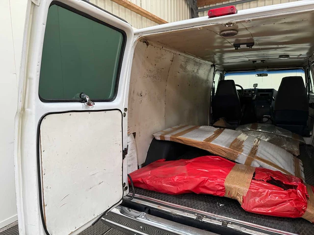 Chevrolet - chevy van 30 - v8 - diesel bedrijfswagen - 1996 - afbeelding 7 van  33