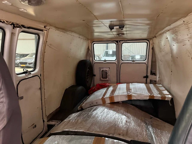 Chevrolet - chevy van 30 - v8 - diesel bedrijfswagen - 1996 - afbeelding 8 van  33