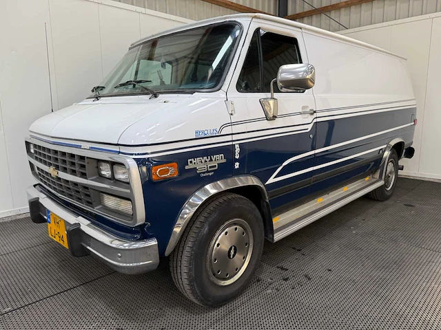 Chevrolet - chevy van 30 - v8 - diesel bedrijfswagen - 1996 - afbeelding 1 van  33