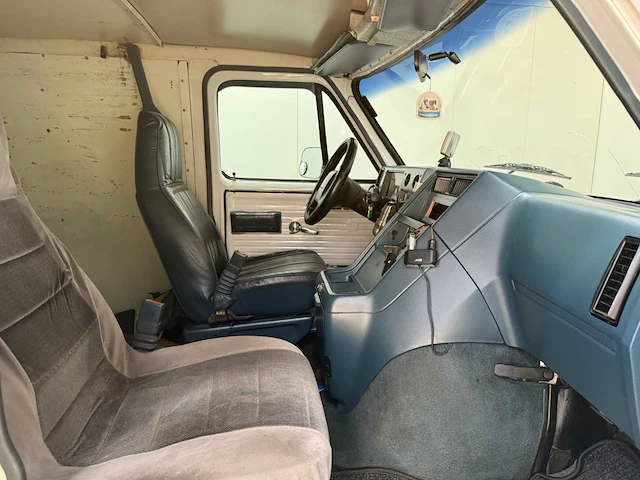 Chevrolet - chevy van 30 - v8 - diesel bedrijfswagen - 1996 - afbeelding 13 van  33