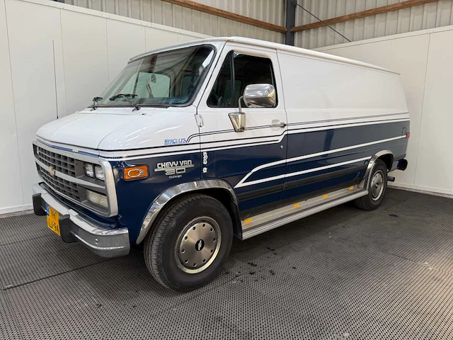 Chevrolet - chevy van 30 - v8 - diesel bedrijfswagen - 1996 - afbeelding 12 van  33