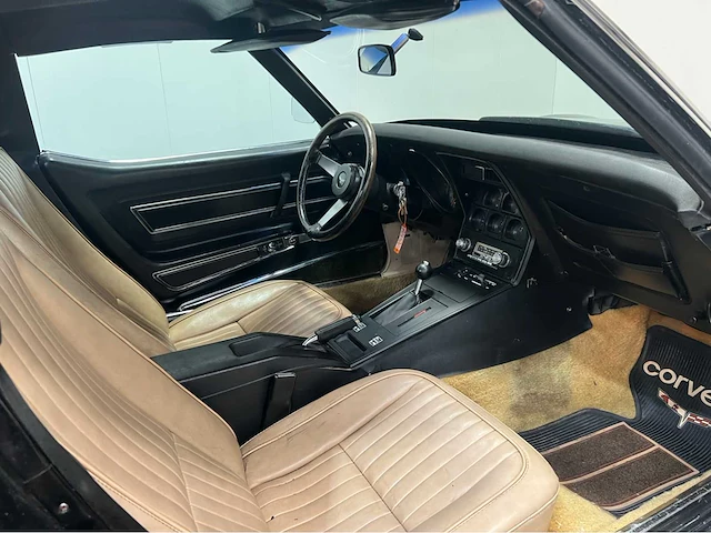 Chevrolet - corvette - c3 l82 - oldtimer - 1977 - afbeelding 14 van  33