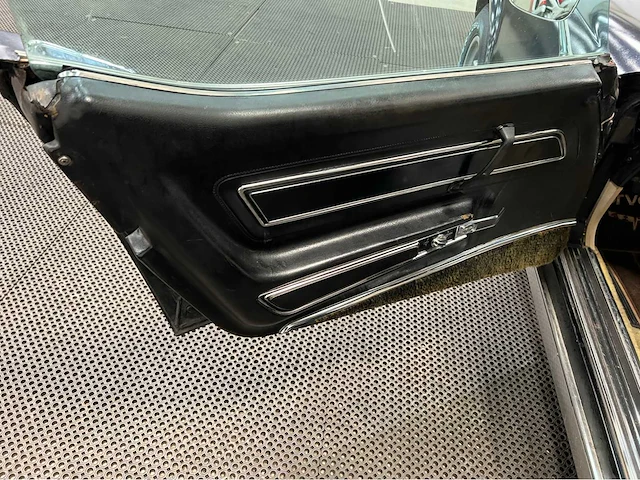 Chevrolet - corvette - c3 l82 - oldtimer - 1977 - afbeelding 17 van  34