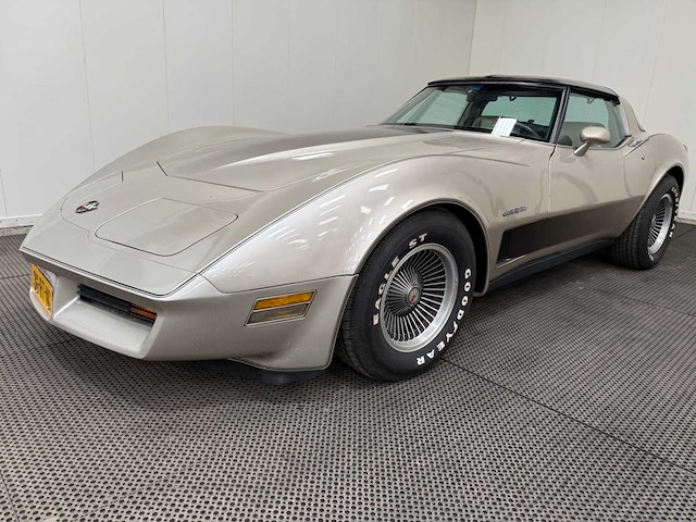 Chevrolet - corvette - crossfire - oldtimer - 1982 - afbeelding 1 van  44