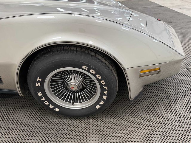 Chevrolet - corvette - crossfire - oldtimer - 1982 - afbeelding 32 van  44