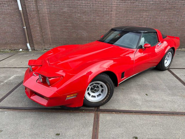 Chevrolet - corvette c3 - 5.7l 350 v8 - 1981 - afbeelding 12 van  28