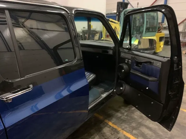 Chevrolet - suburban - personenauto - afbeelding 2 van  13