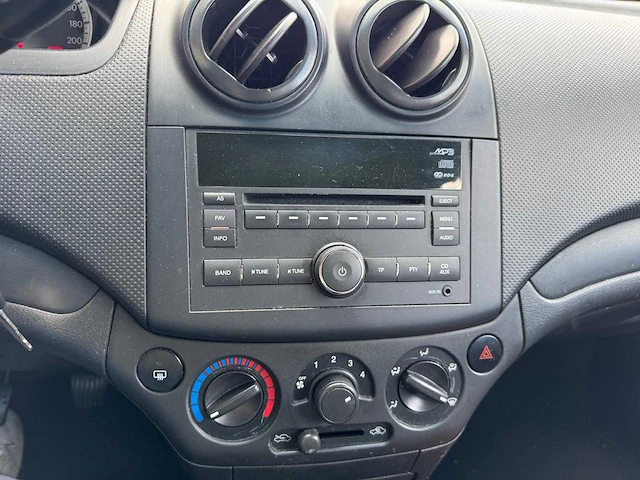 Chevrolet aveo 1.2 16v l nx-888-p - afbeelding 7 van  18