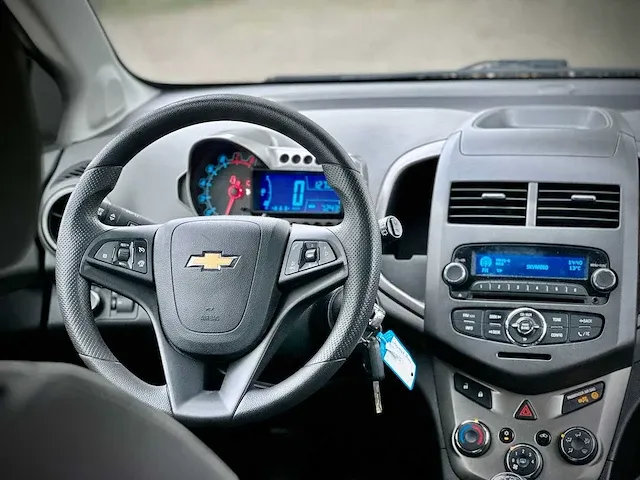Chevrolet aveo 1.2 lt, 84-svs-3 - afbeelding 4 van  17