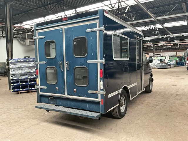 Chevrolet bus 2500 bedrijfswagen - afbeelding 12 van  16