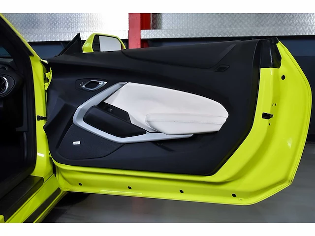 Chevrolet camaro lt1 coupe 6,2l v8 - 2021 - afbeelding 102 van  113