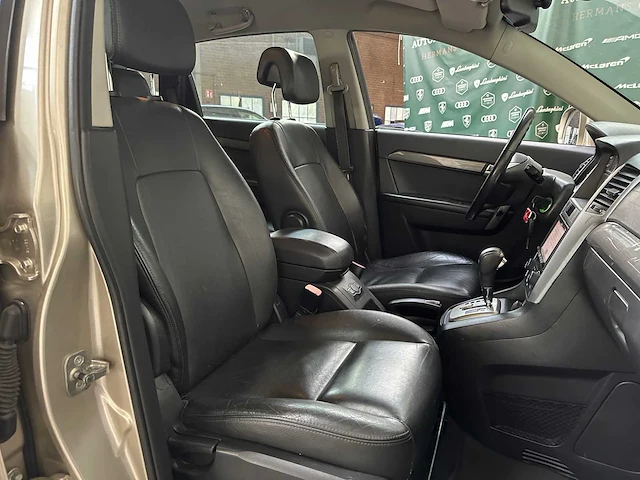 Chevrolet captiva 3.2i executive 230pk 2007, 93-xd-sl - afbeelding 32 van  41