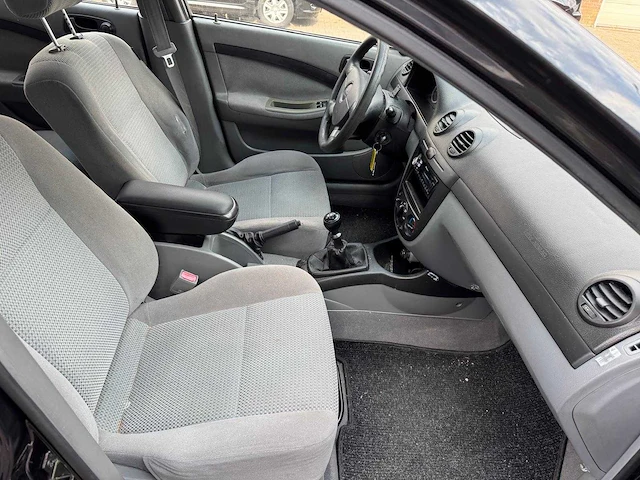 Chevrolet nubira station wagon 1.6-16v spir. lim.ed airco 97-pbt-1 - afbeelding 23 van  25