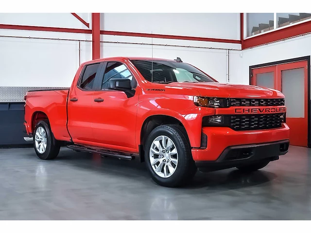 Chevrolet silverado c1500 quad cab pick up truck 4,3l v6 - 2020 - afbeelding 1 van  81