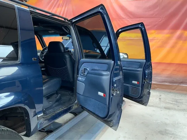 Chevrolet suburban 1996 - afbeelding 8 van  51