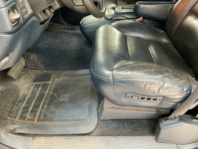 Chevrolet suburban 1996 - afbeelding 16 van  51