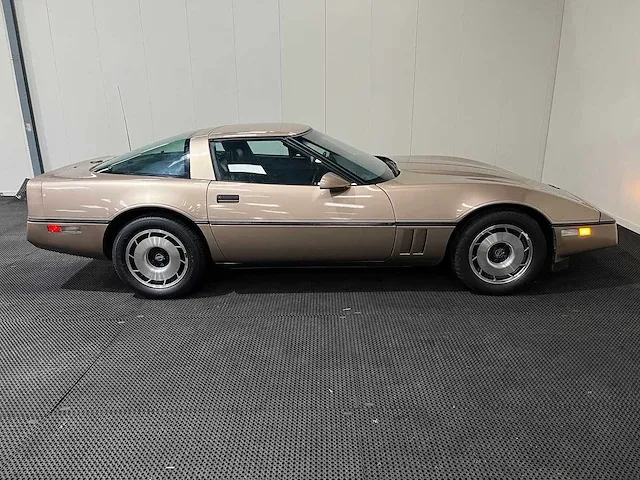 Chevrolet usa - corvette - 5.7 coupé inj. - 1984 - oldtimer - afbeelding 2 van  26