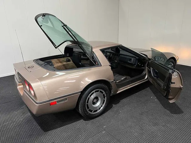 Chevrolet usa - corvette - 5.7 coupé inj. - 1984 - oldtimer - afbeelding 3 van  26