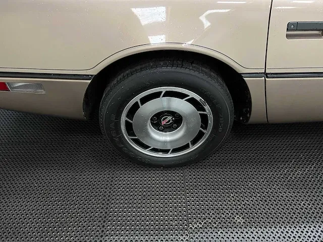 Chevrolet usa - corvette - 5.7 coupé inj. - 1984 - oldtimer - afbeelding 16 van  26