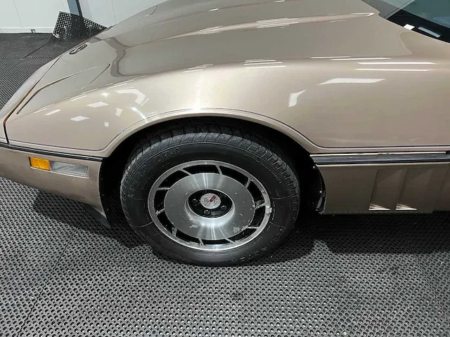 Chevrolet usa - corvette - 5.7 coupé inj. - 1984 - oldtimer - afbeelding 18 van  26