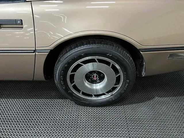 Chevrolet usa - corvette - 5.7 coupé inj. - 1984 - oldtimer - afbeelding 19 van  26