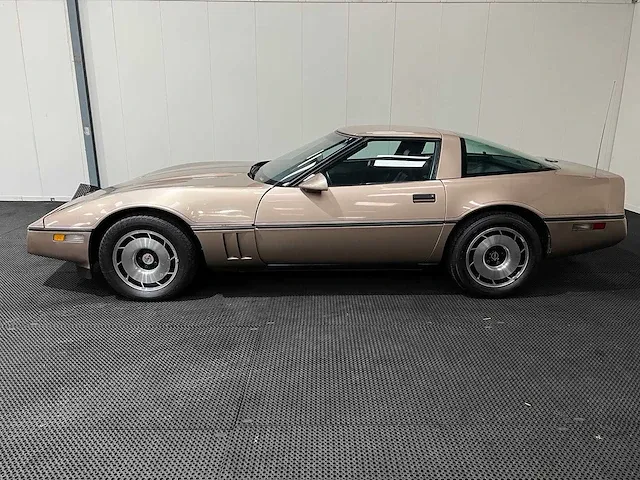 Chevrolet usa - corvette - 5.7 coupé inj. - 1984 - oldtimer - afbeelding 20 van  26