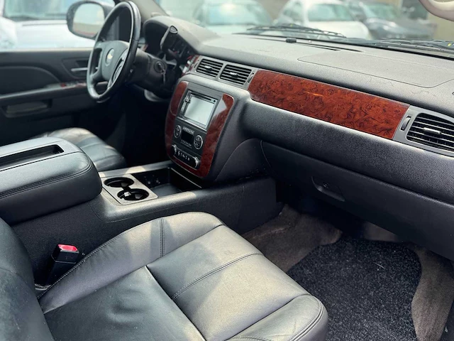 Chevrolet usa avalanche 5.3 v8 4wd euro 5 grijs kenteken 2010 3-vkh-08 - afbeelding 6 van  16